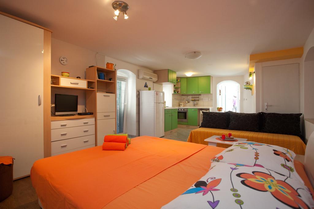 Paradise Apartment With Big Sunny Terrace In The Old Town, Few Meters From The Sea & Riva Promenade Split Quarto foto