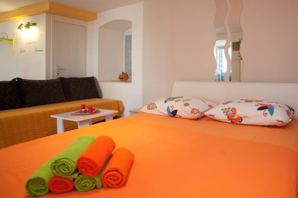 Paradise Apartment With Big Sunny Terrace In The Old Town, Few Meters From The Sea & Riva Promenade Split Quarto foto