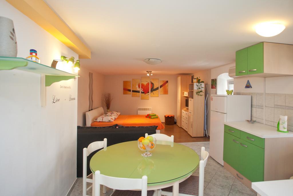 Paradise Apartment With Big Sunny Terrace In The Old Town, Few Meters From The Sea & Riva Promenade Split Quarto foto